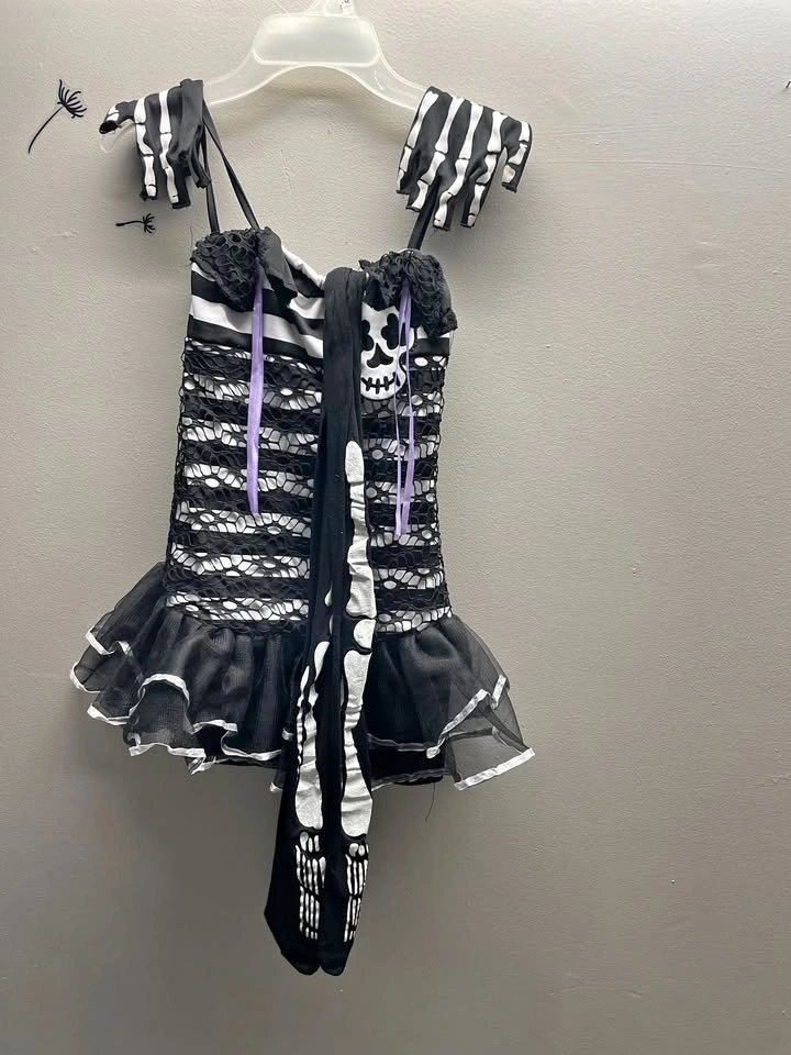 Cute skeleton halloween costume girls