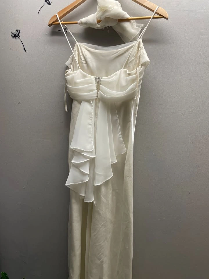 Cute and simple wedding dress - photo 2