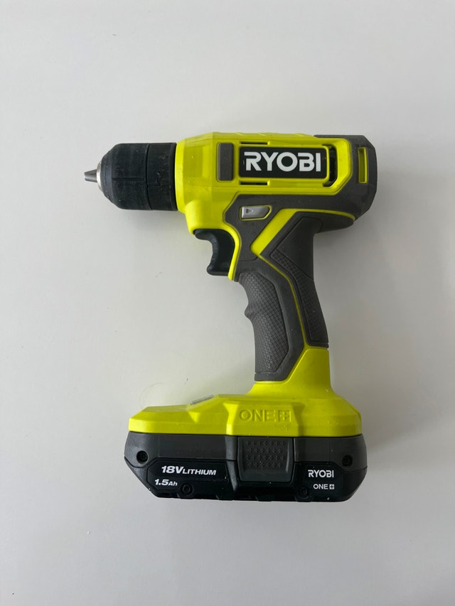 Ryobi 18v lithium 1.5Ah drill with battery and charger - photo 2