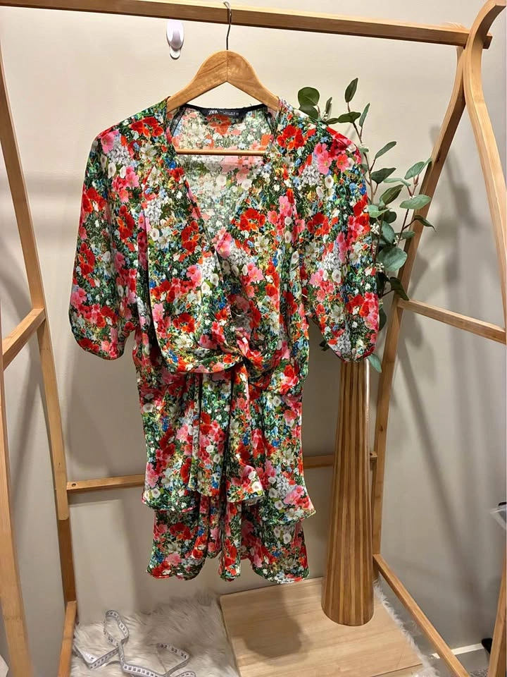 Zara Floral Dress size Lg