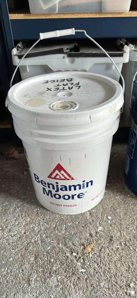 Paint Full Pail Benjamin Moore Latex Flat - Light Beige - photo 2