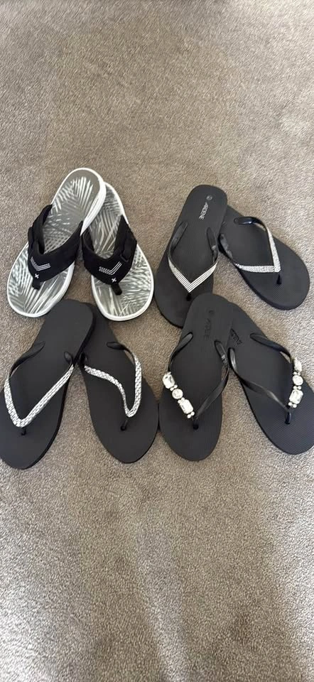 ladies size 8 flip-flops $5 each
