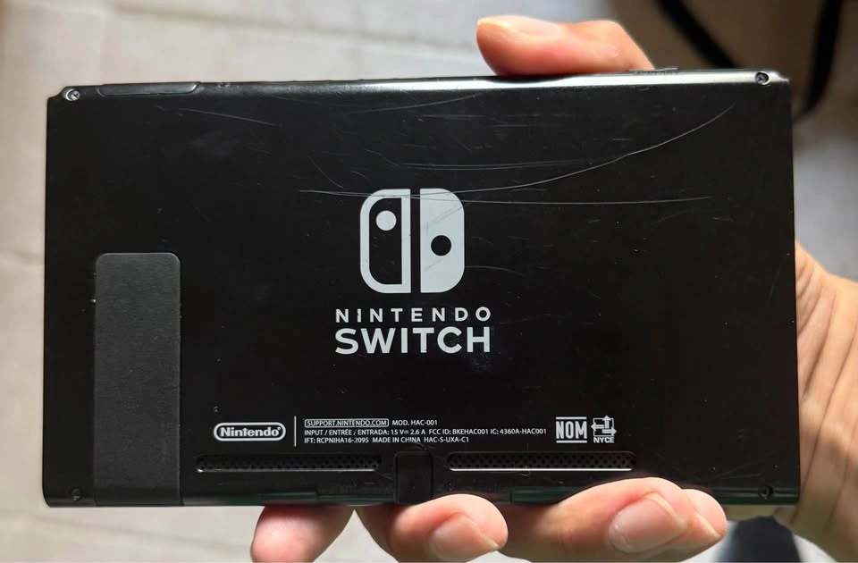 V1 Unpatched Nintendo Console HAC-001 Low Serial Number - photo 4