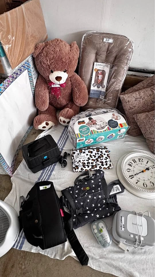 🏠GARAGE SALE AT CHARLESWORTH🌟