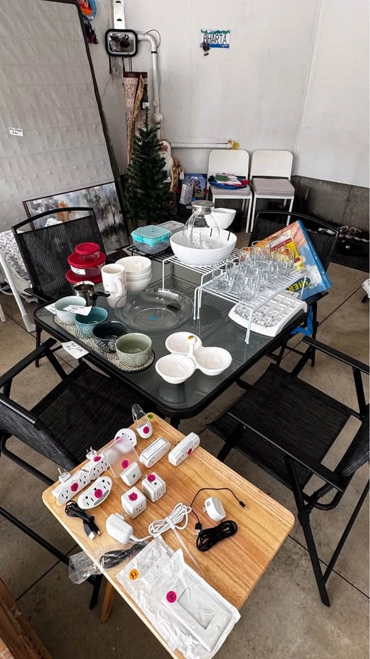 🏠GARAGE SALE AT CHARLESWORTH🌟 - photo 4