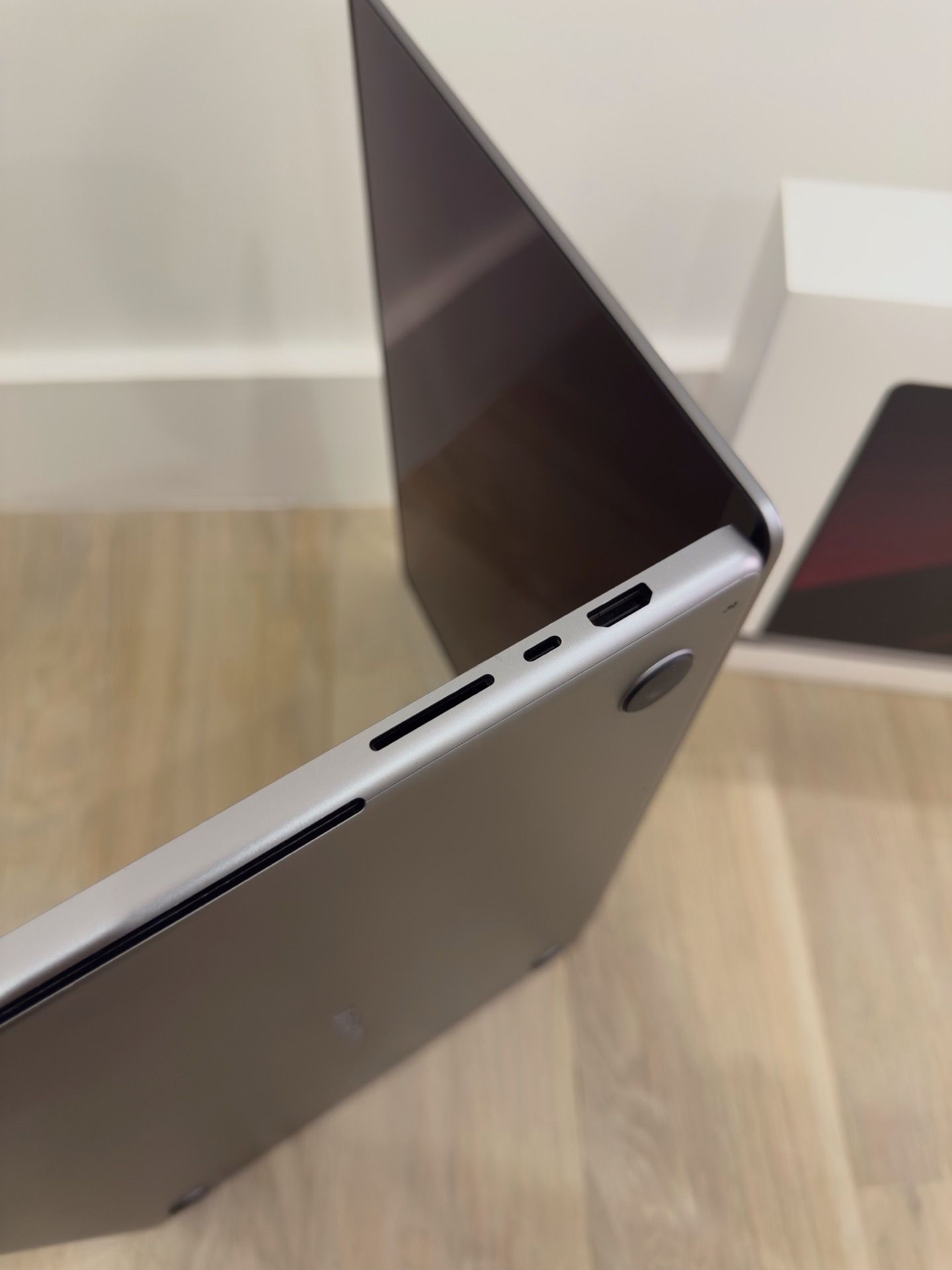 16-in MacBook Pro M2 Max, 12‑Core CPU, 38‑Core GPU, 96GB RAM, 8T - photo 5