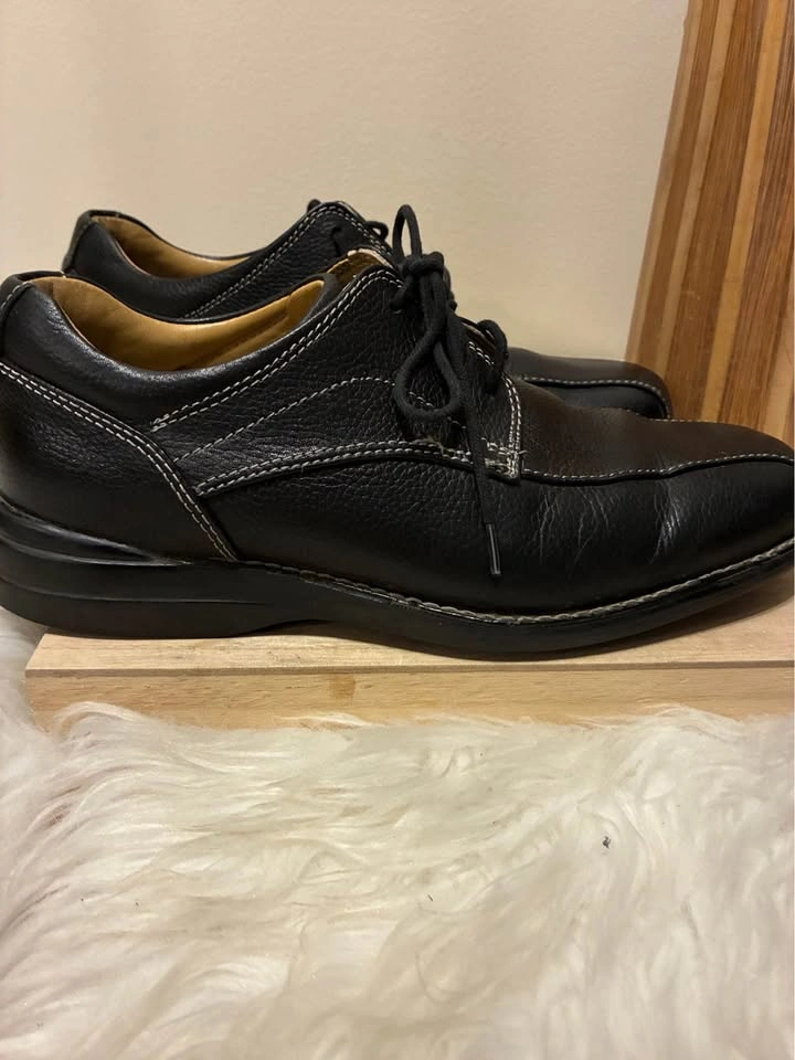 Johnson & Murphy 100% Leather shoes size 8.5 - photo 4