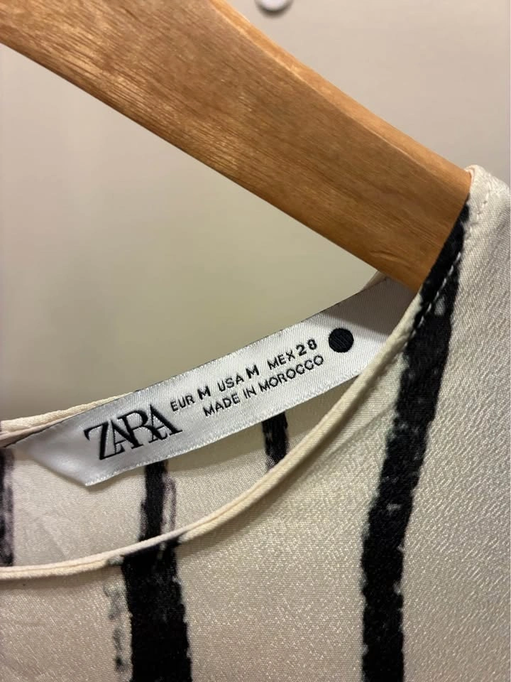 Zara Limited Edition Maxi Dress size Med - photo 3