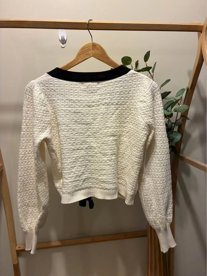 Jessica Simpson Cream Cardigan with Black Bow Detail size SM - photo 5