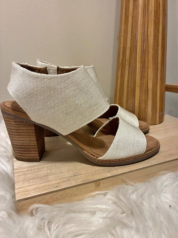 Toms Woven Heel Sandals size 9