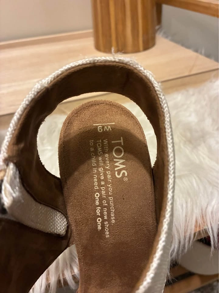 Toms Woven Heel Sandals size 9 - photo 3