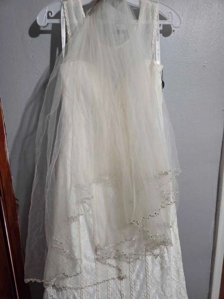 Clarisse Lace Wedding Dress with Veil and Bouquet - photo 2
