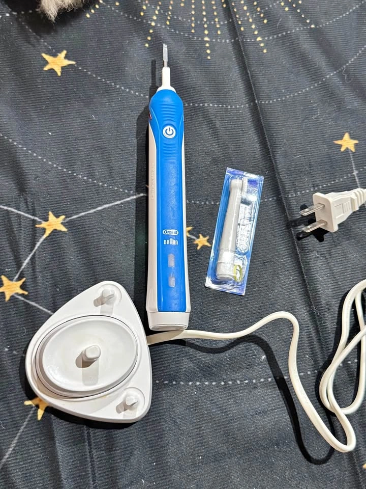 Oral-B Professional Care Rechargeable Toothbrush Set