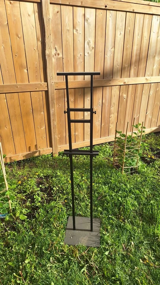 Sign & Picture Stand - photo 3