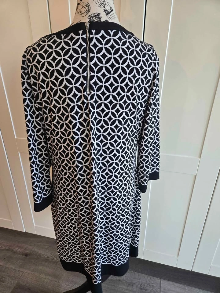 White house black market dress - photo 2