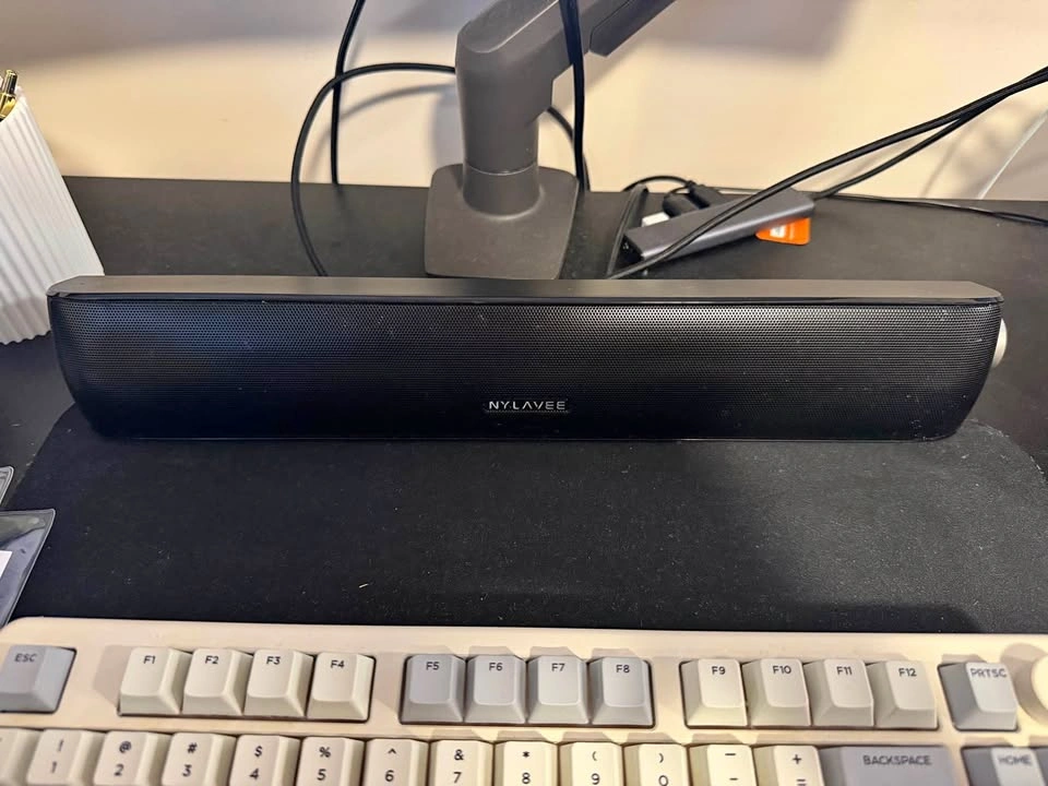 Nylavee Computer Speakers / Sound Bar (Bluetooth)