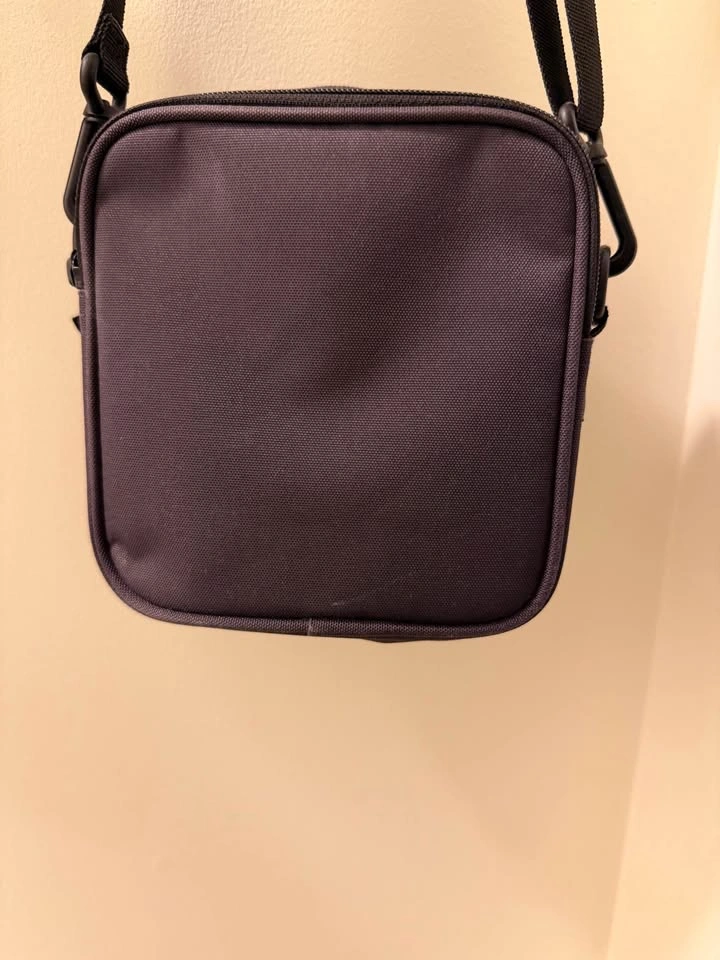 Carhartt WIP essentials sling bag - photo 2