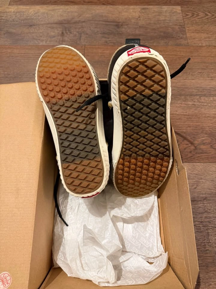 Vans x NASA SK8 Hi MTE, men’s size 9.5 - photo 3
