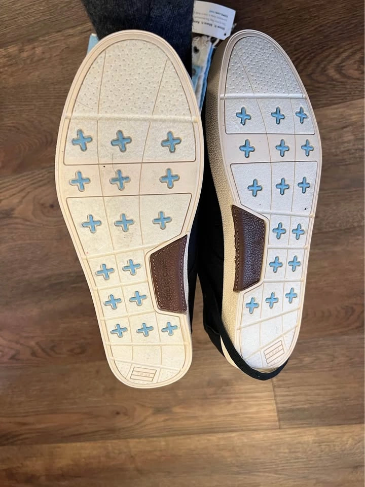 Toms men’s lace up sneakers, Size 9.5 - photo 2