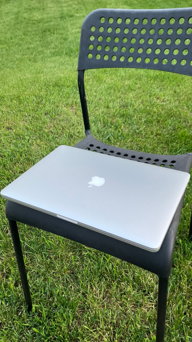 Apple MacBook Pro 15 inch - photo 4