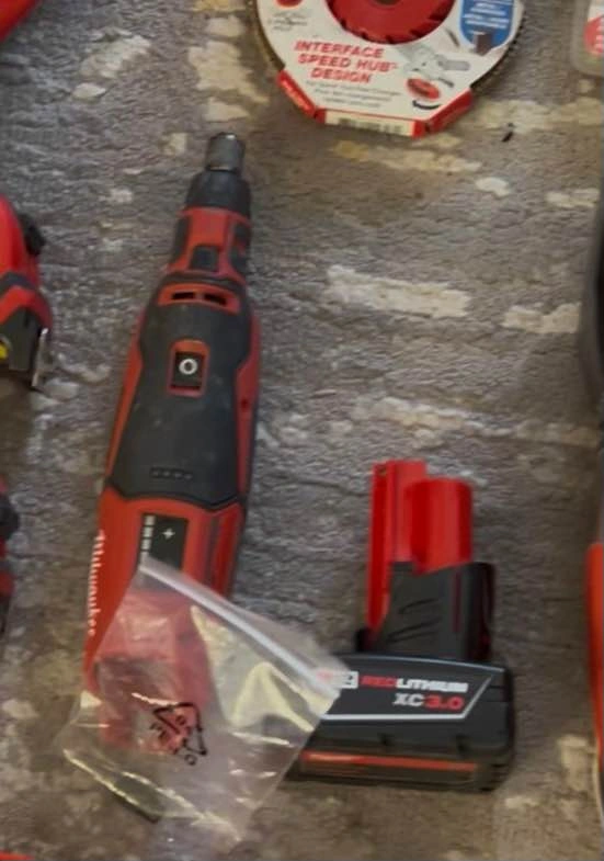 Milwaukee M18 FUEL Grinder, M12 Rotary Tool, & Heated Jacket - photo 4