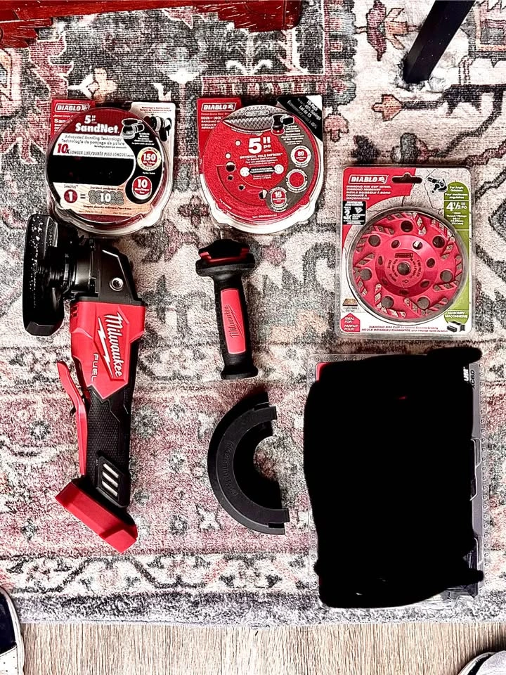 Milwaukee M18 FUEL Grinder, M12 Rotary Tool, & Heated Jacket - photo 5