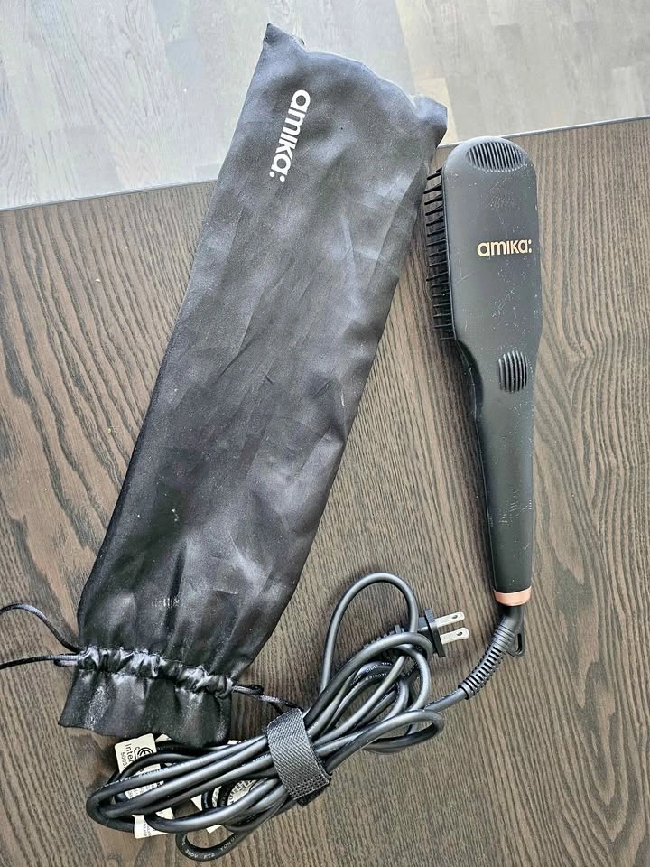 Heating straightening brush