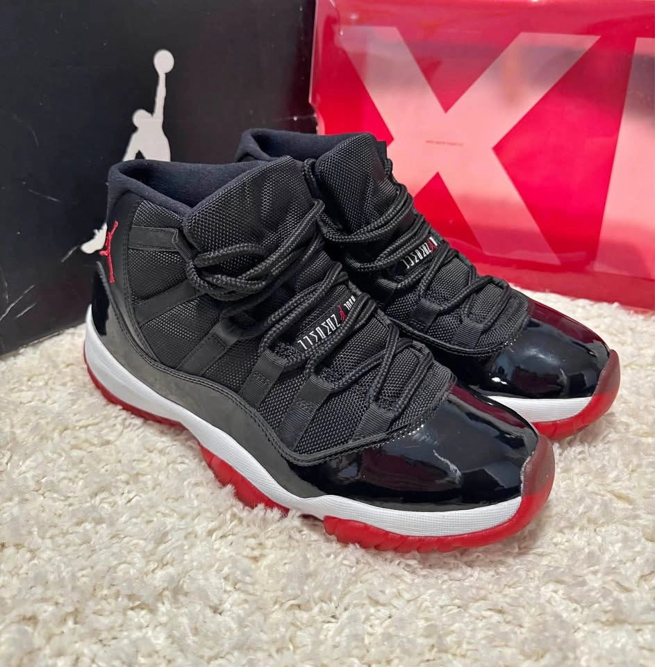 Air Jordan 11 Retro Bred Size 8.5 OG Box