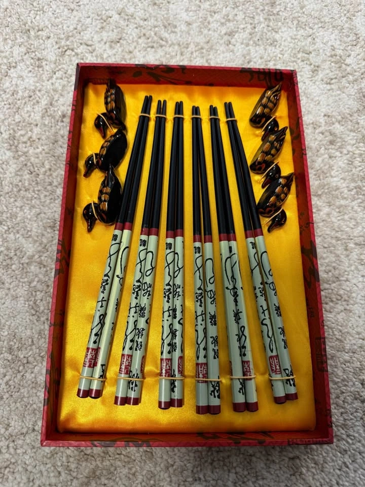 Fancy Chinese Chopsticks Set 5 Pairs & Duck Rests - photo 3