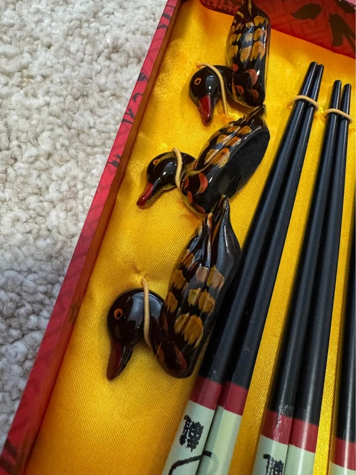 Fancy Chinese Chopsticks Set 5 Pairs & Duck Rests - photo 4