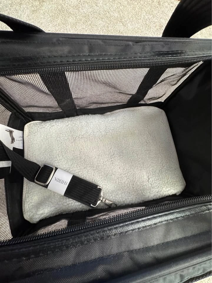 Sherpa Original Deluxe Pet Carrier – Airline Approved - photo 2