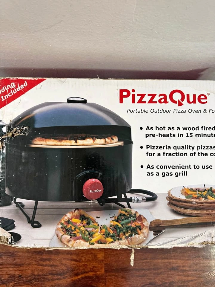 PizzaQue Portable Natural Gas Outdoor Pizza Oven