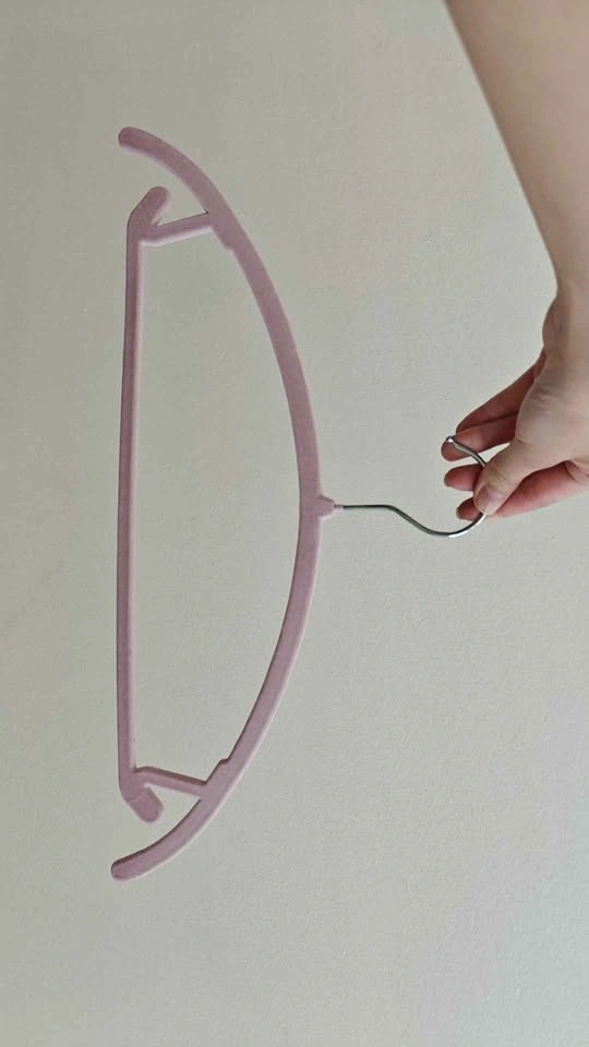 25-Pack Pink Velvet Contoured Hangers - photo 2