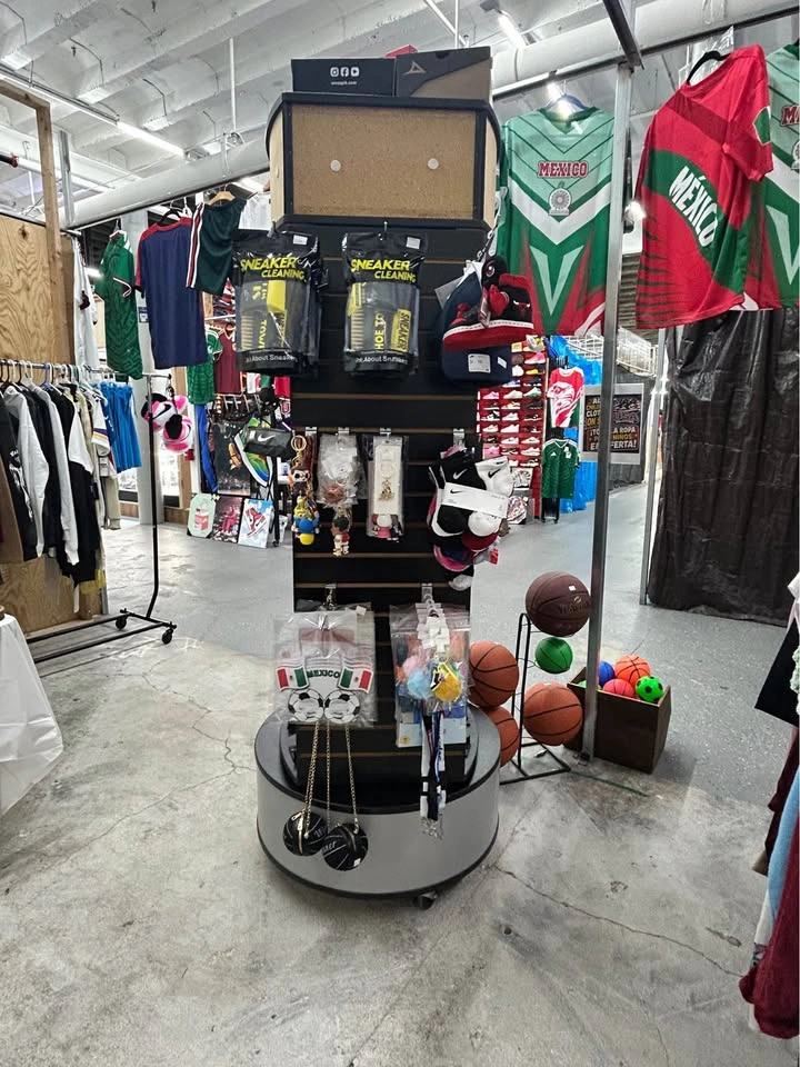 360 Rotating Display Tower for Shoes and Merchandise - photo 4