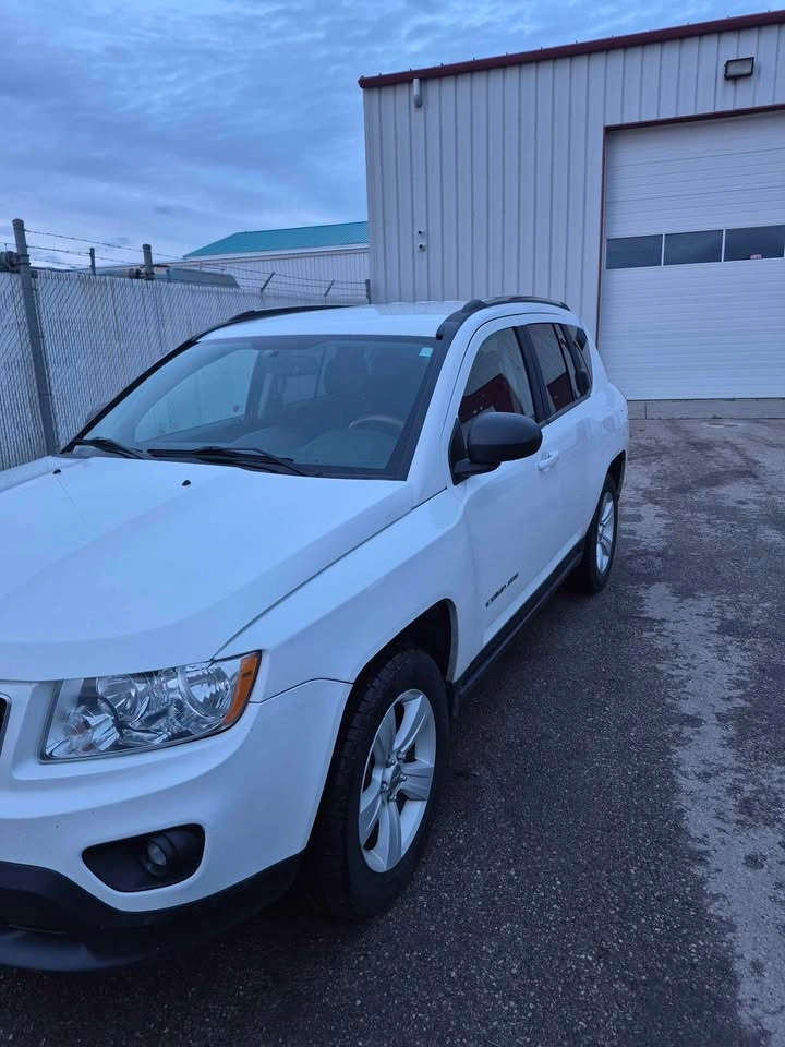 2011 Jeep Compass - photo 2