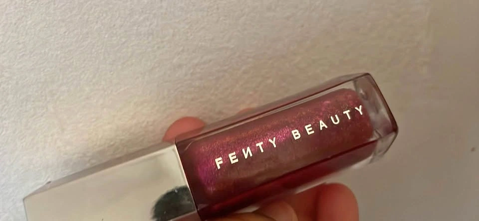 Fenty beauty lip cover