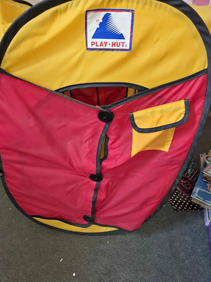 Pop up Play Hut