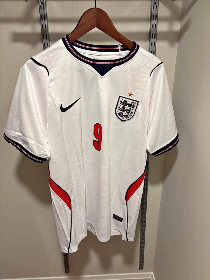 Nike England Soccer Jersey (Kane #9) – Large