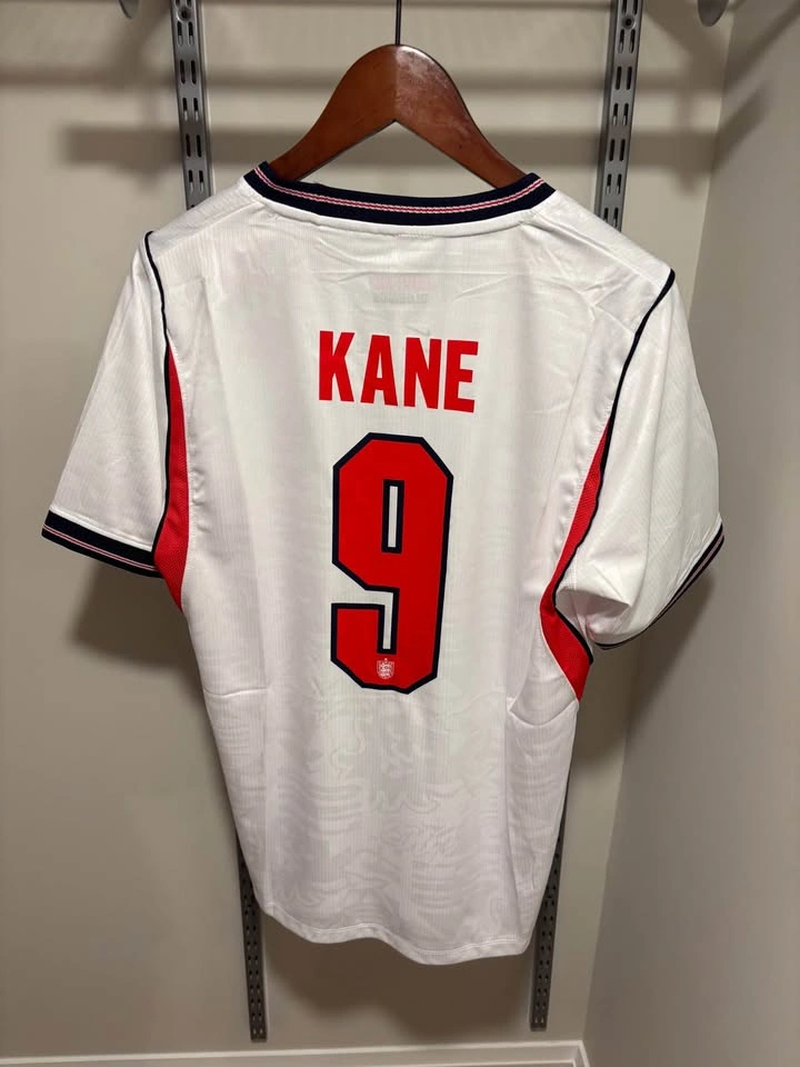 Nike England Soccer Jersey (Kane #9) – Large - photo 2