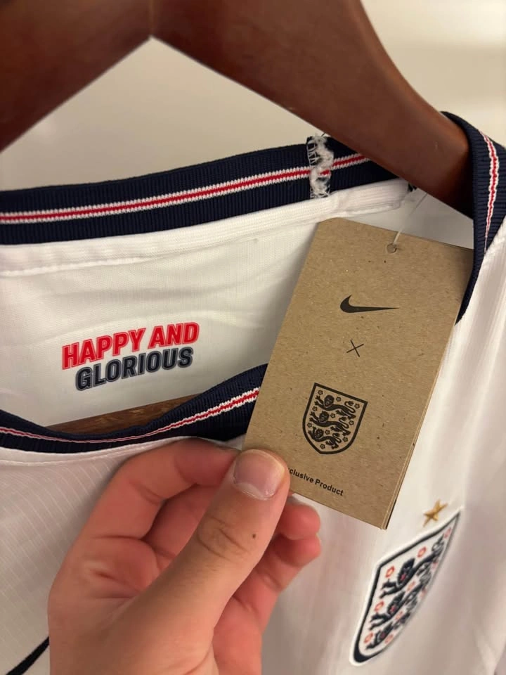 Nike England Soccer Jersey (Kane #9) – Large - photo 3
