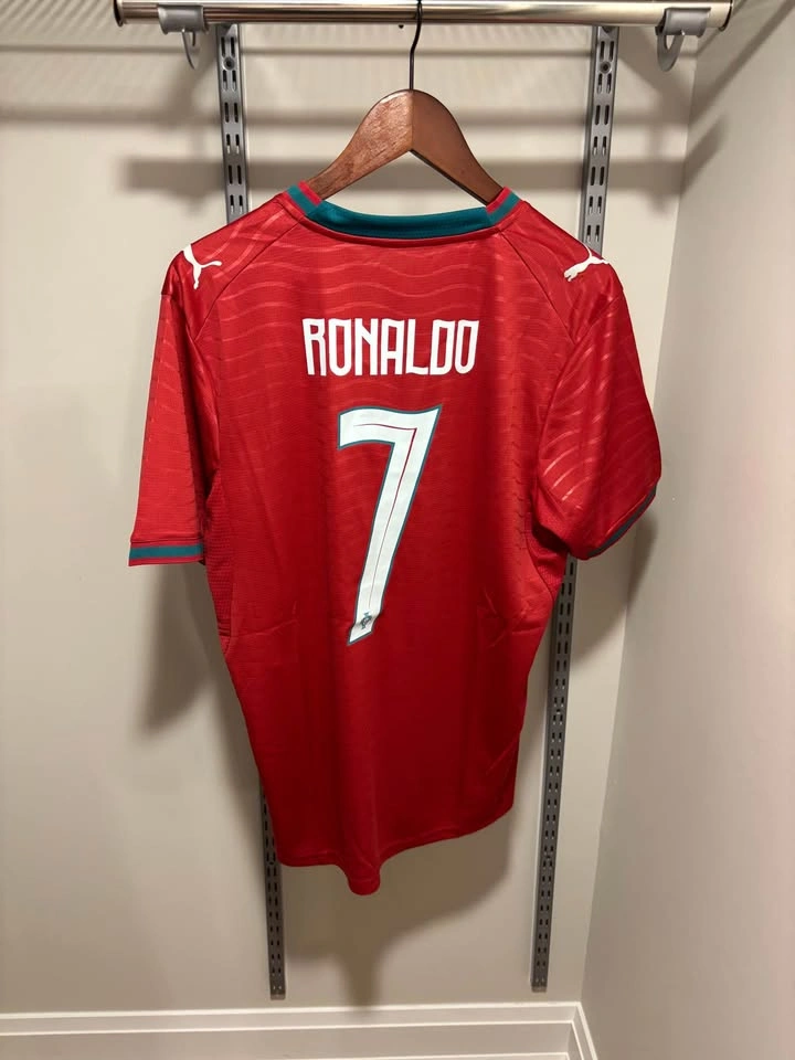 Puma Portugal Soccer Jersey (Ronaldo #7) – Large - photo 2