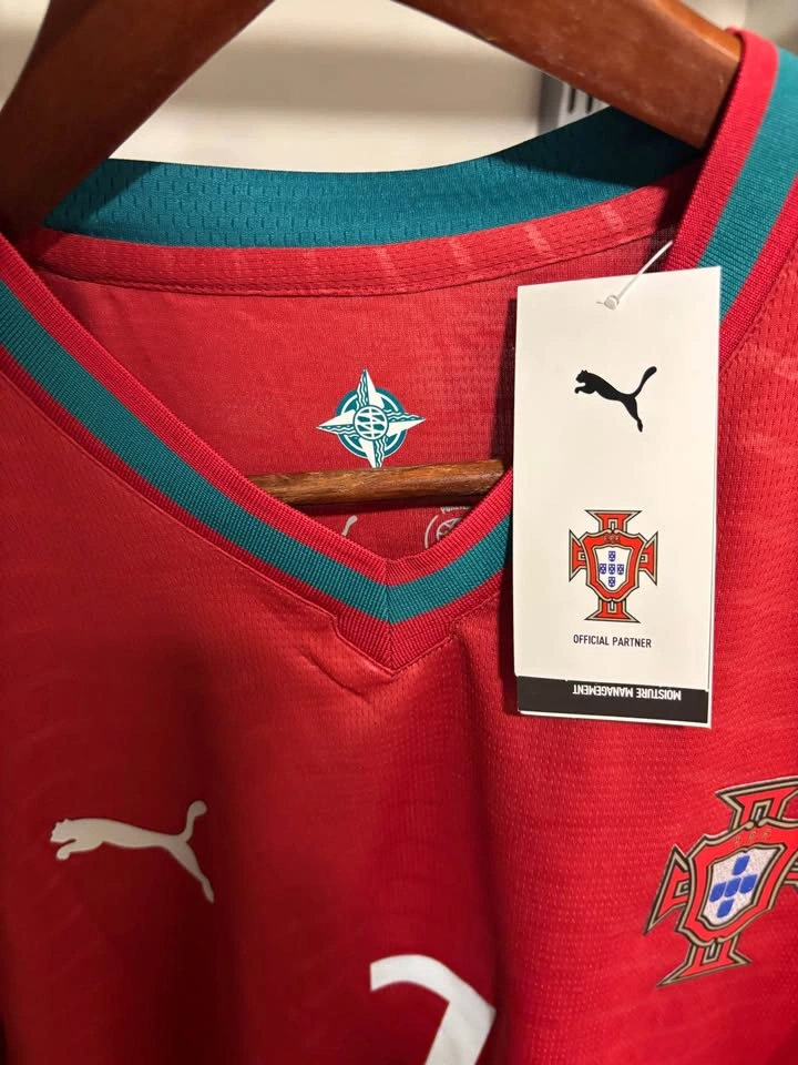 Puma Portugal Soccer Jersey (Ronaldo #7) – Large - photo 3