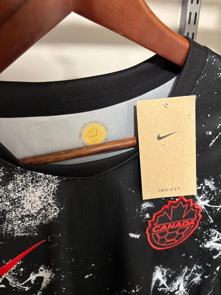 Nike Canada Soccer Jersey – Large - photo 3