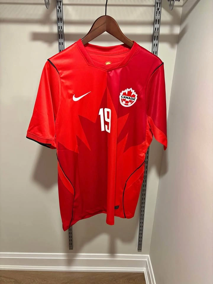 Nike Canada Soccer Jersey (Davies #19) – Multiple Sizes
