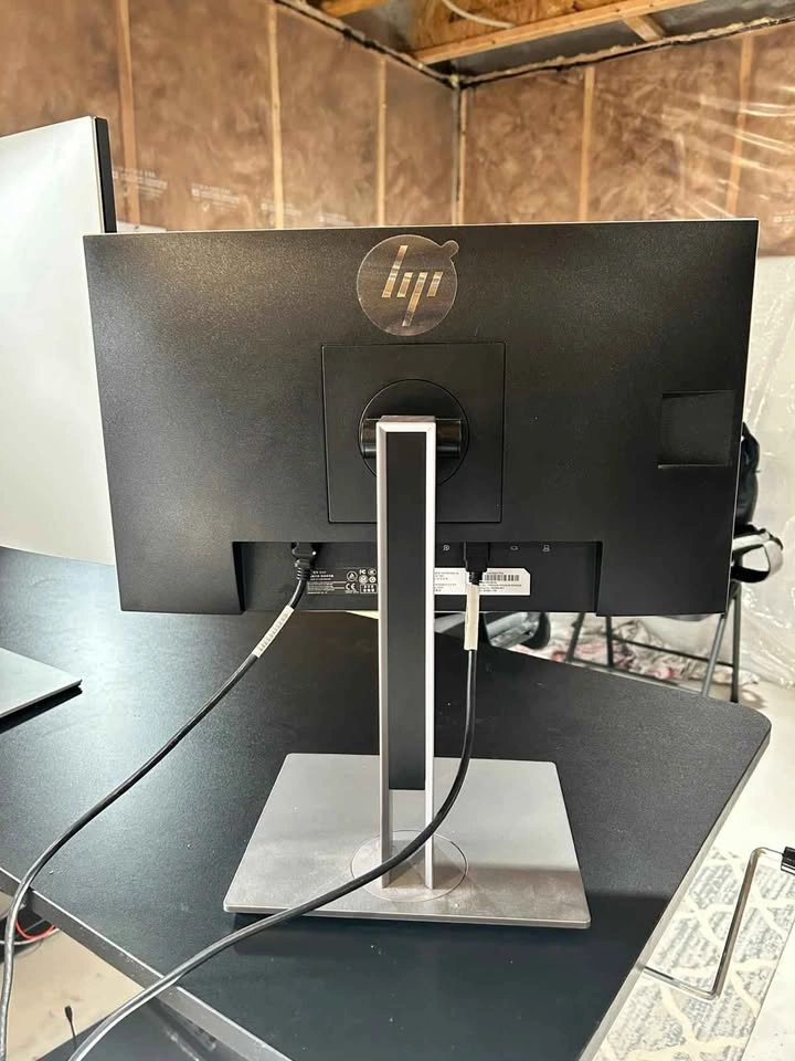 HP 24" Business Monitor — Height Adjustable, Moving Sale - photo 2
