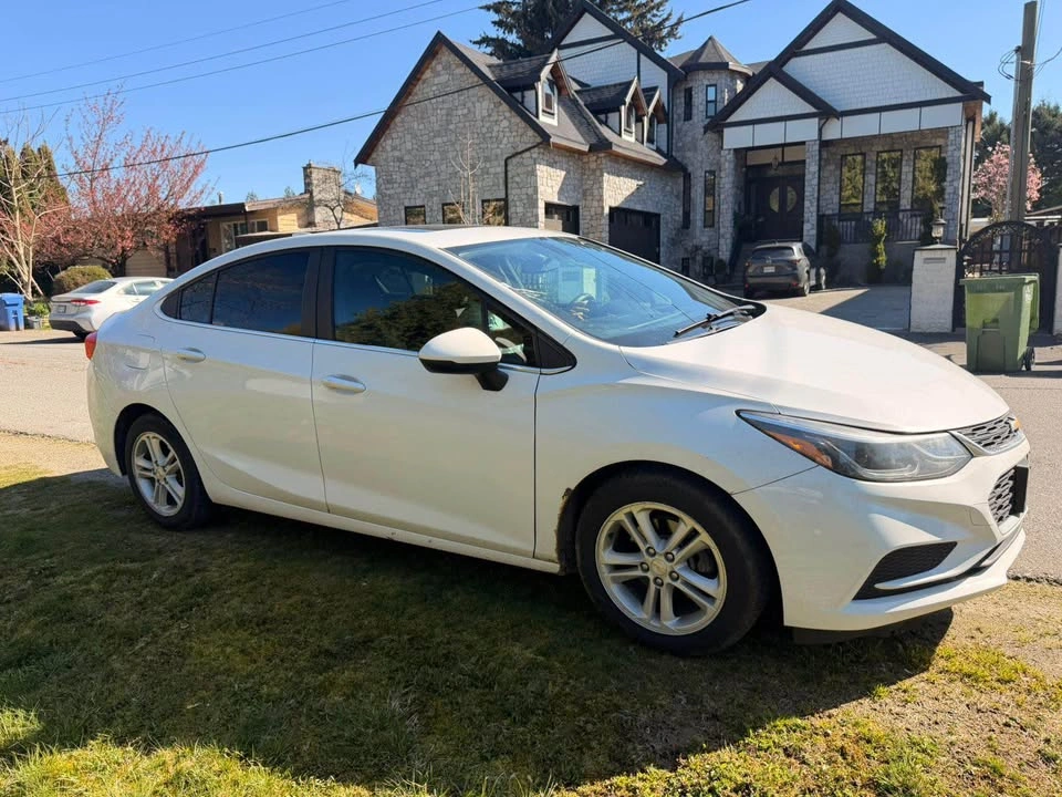 2018 Chevrolet Cruze - photo 2
