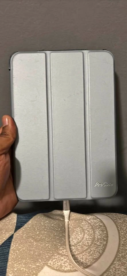 Apple iPad Mini A17 Pro with Case