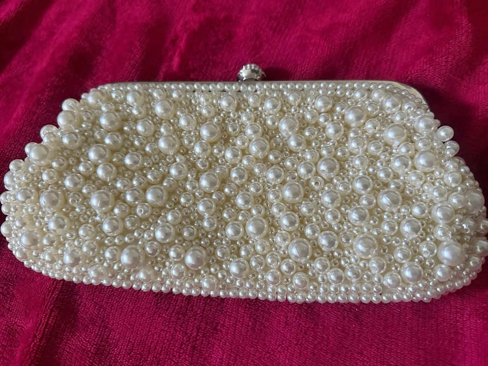 Elegant Pearl Clutch – Beautiful Condition