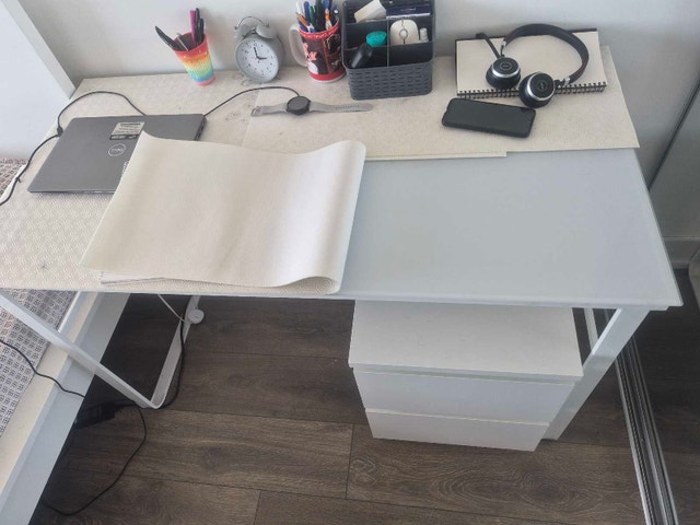 White glass top computer desk and ikea chair - photo 3