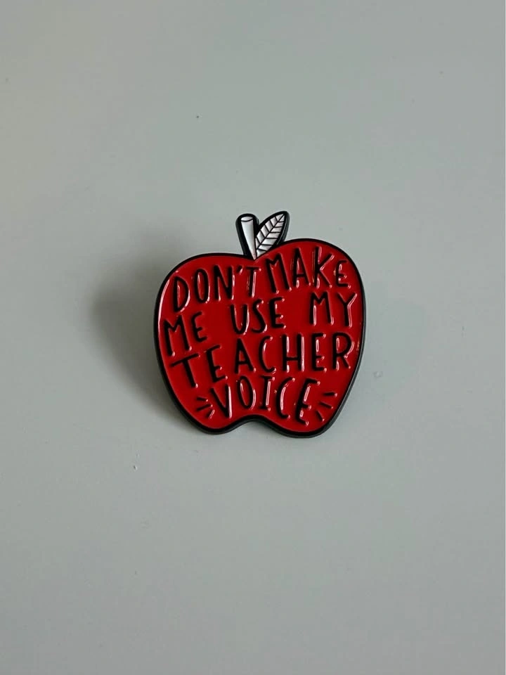 Year end teacher thank you gift apple pin - photo 2